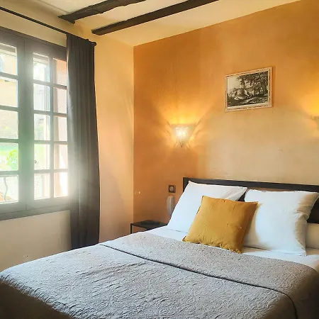 Saint Jacques Hotel