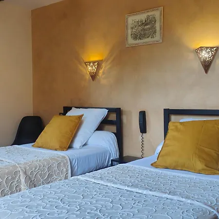 Hotel Saint Jacques 2*