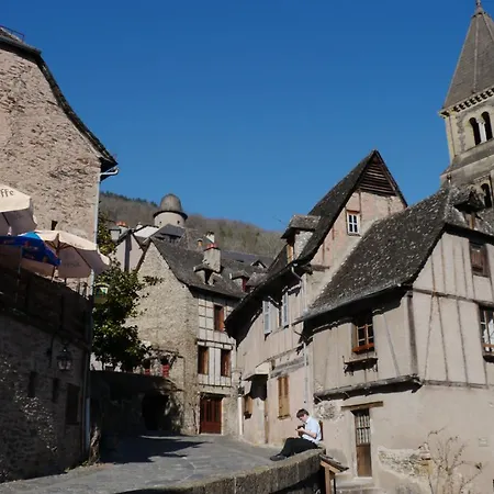 Saint Jacques 2* Conques